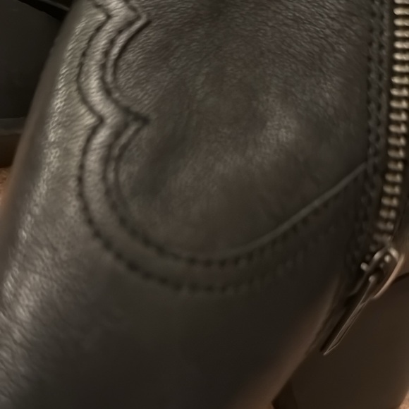 FRYE “REGINA” Black 7.5M Ankle Bootie - Picture 5 of 9